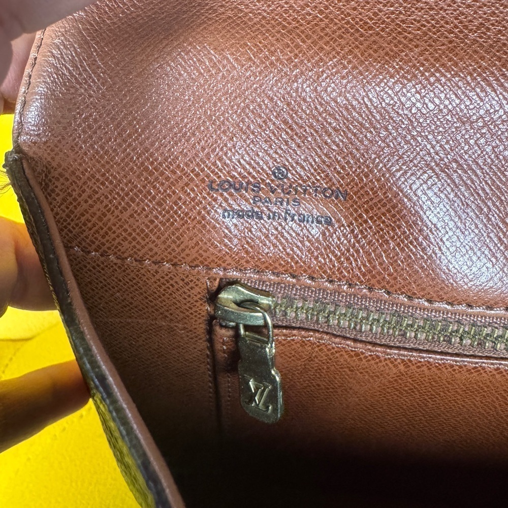 Louis Vuitton Vintage Monogram Canvas Clutch with Tan Trim - Picture 8 of 12